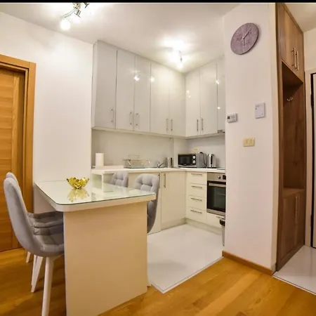 Lana Lux Apartment *